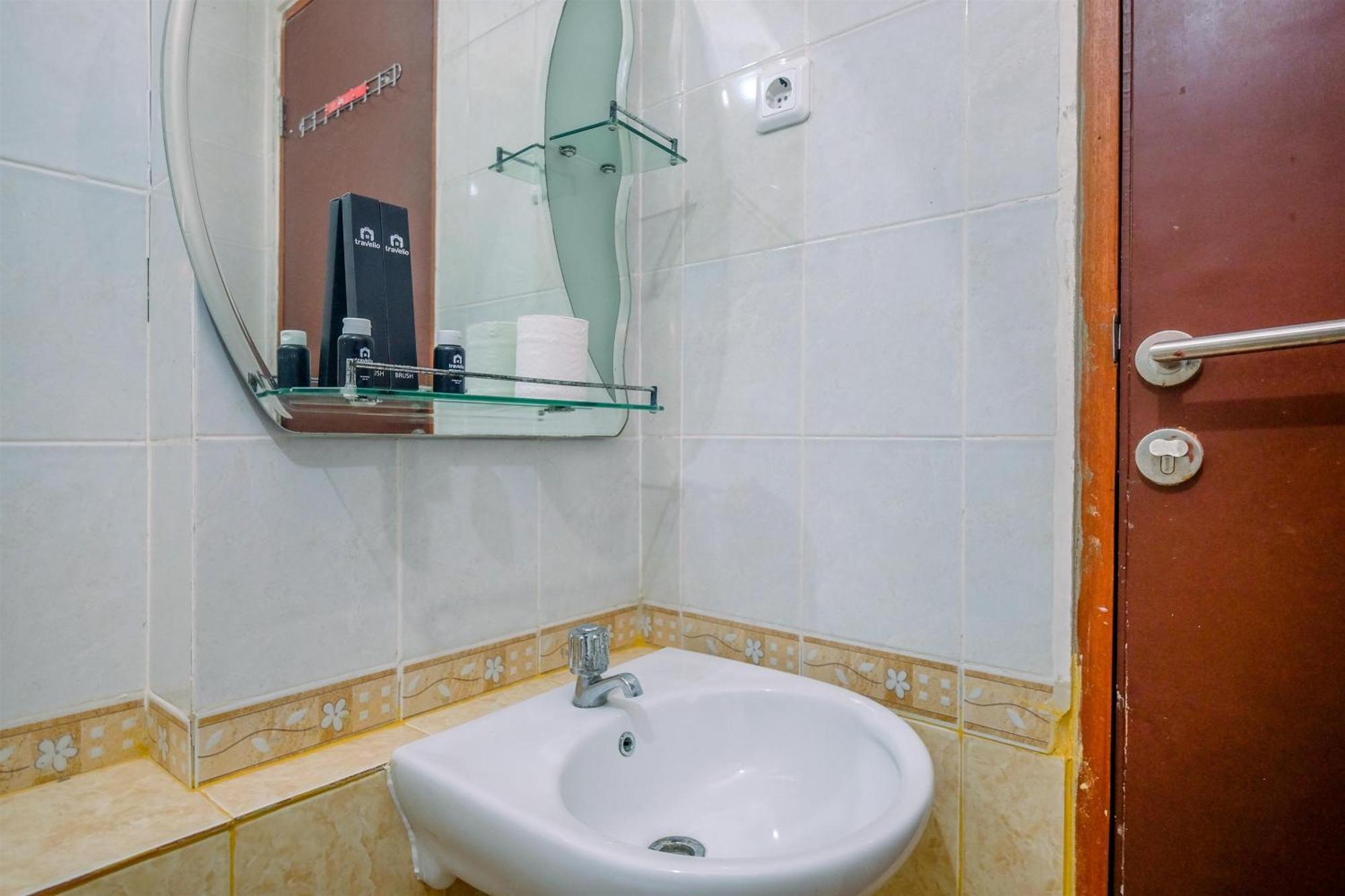 Lush 3br At Grand Palace Kemayoran By Travelio * Jakarta